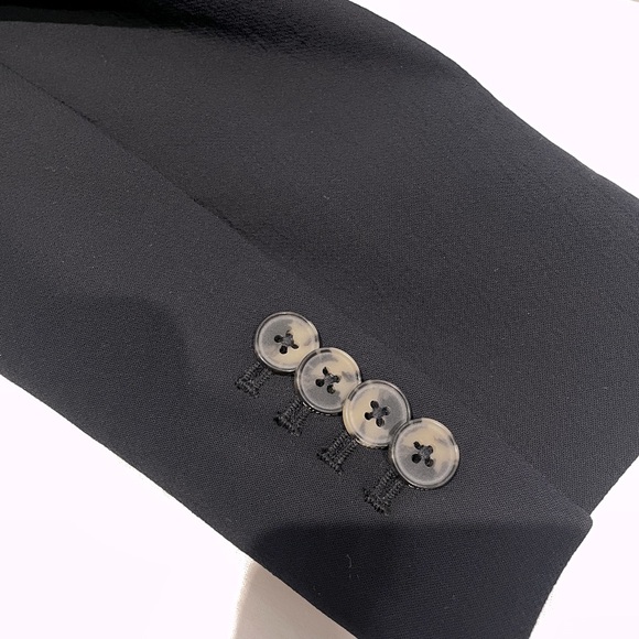 Wilfred
Heartbreaker Blazer - Picture 14 of 15